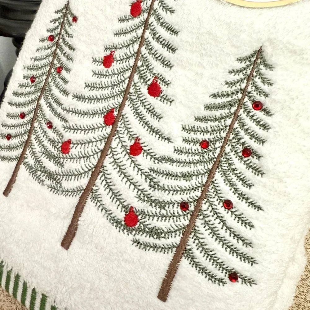 NWT Set of 2 Jeweled Christmas Trees Turkish Bathroom Hand Towels